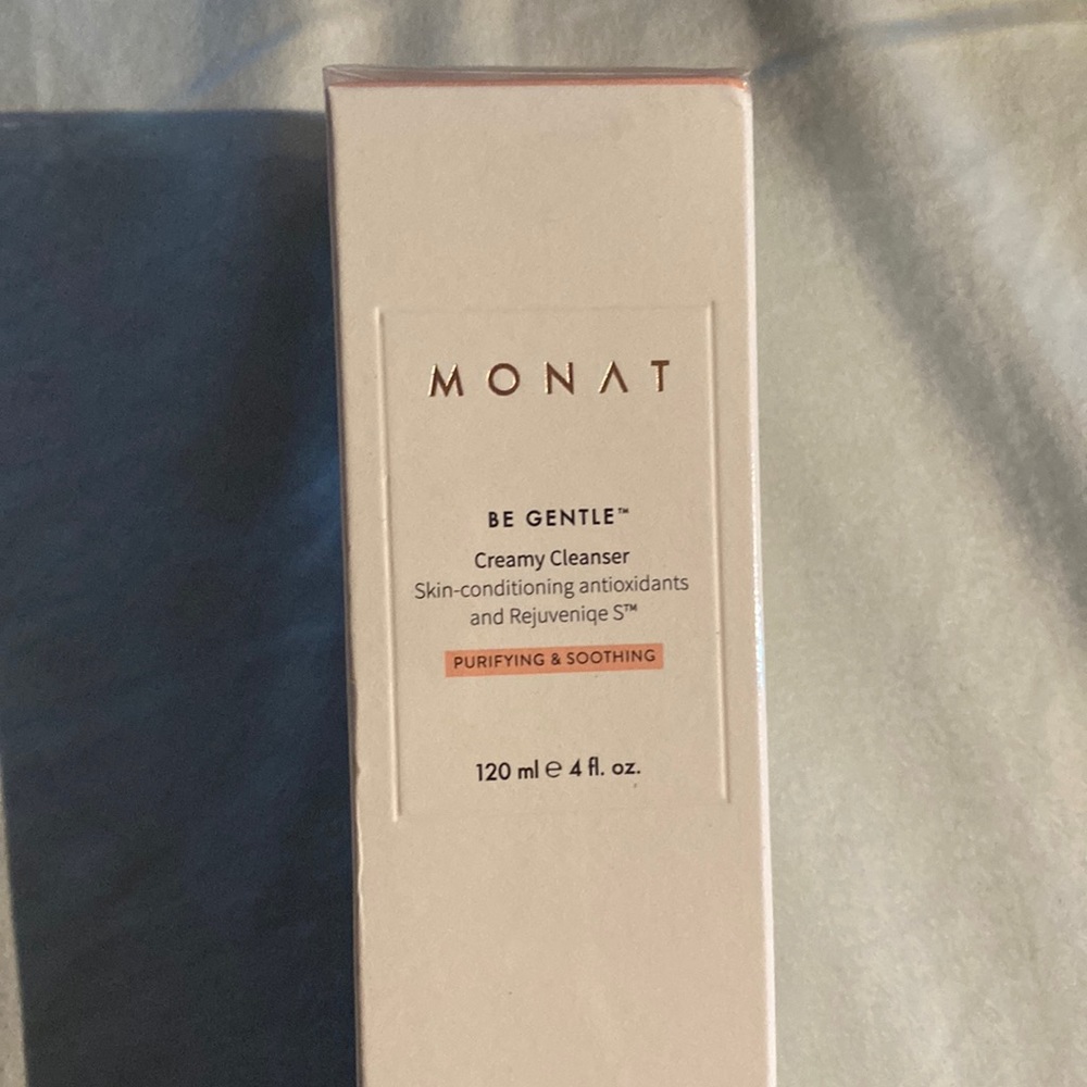 Monat Creamy Cleanser